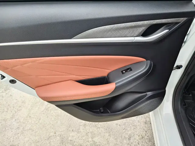 Changan Eado — Фото автомобиля 10