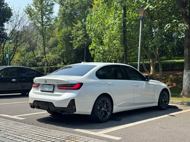 BMW 3 Series — Фото автомобиля 7