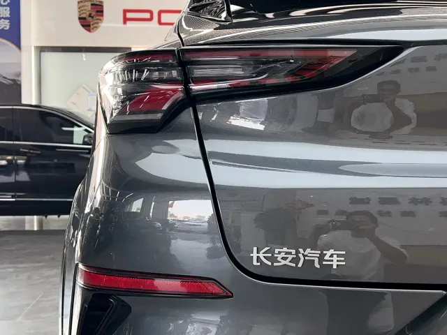 Changan UNI-T — Фото автомобиля 10