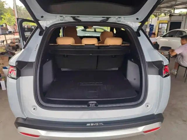 BYD Song L DM-i — Фото автомобиля 18