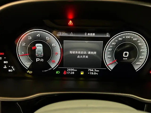 Audi Q3 — Фото автомобиля 11