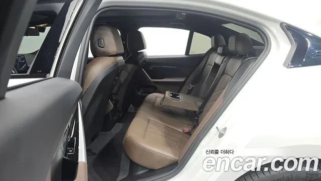 BMW 5 Series G60 — Фото автомобиля 20