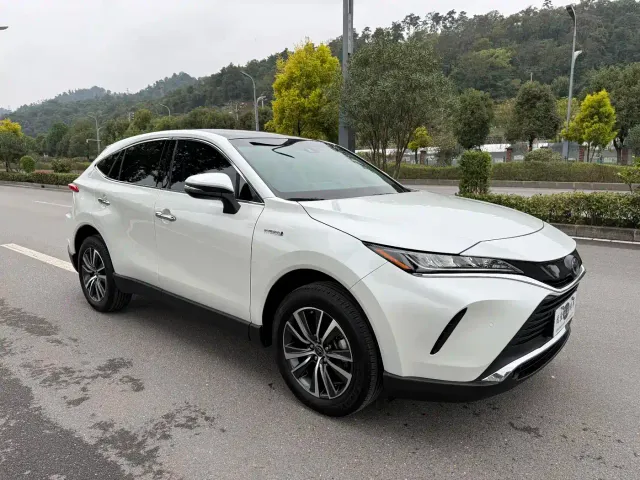 Toyota Harrier — Фото автомобиля 3