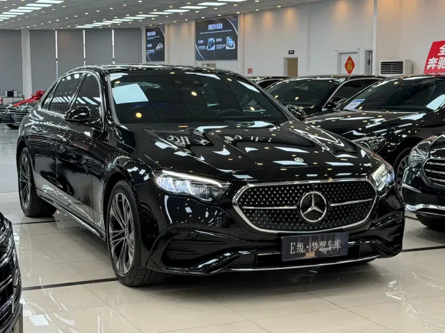 Mercedes-Benz E-Class — Фото автомобиля 2