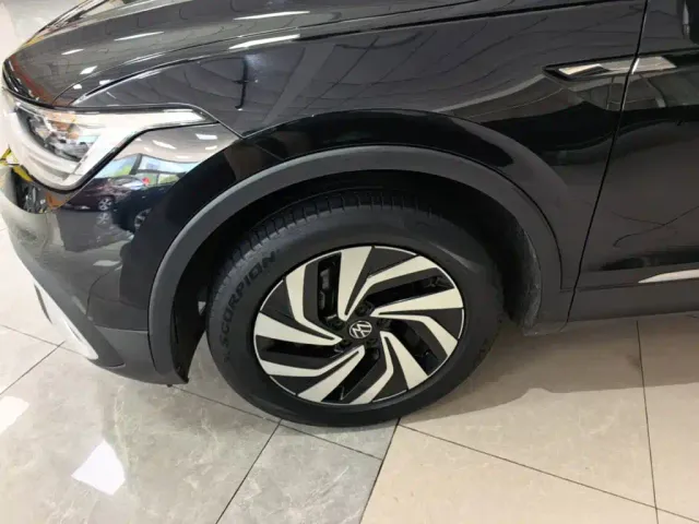 Volkswagen Tiguan L — Фото автомобиля 22