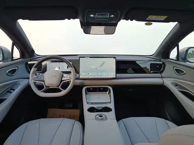 BYD Sealion 06 — Фото автомобиля 13