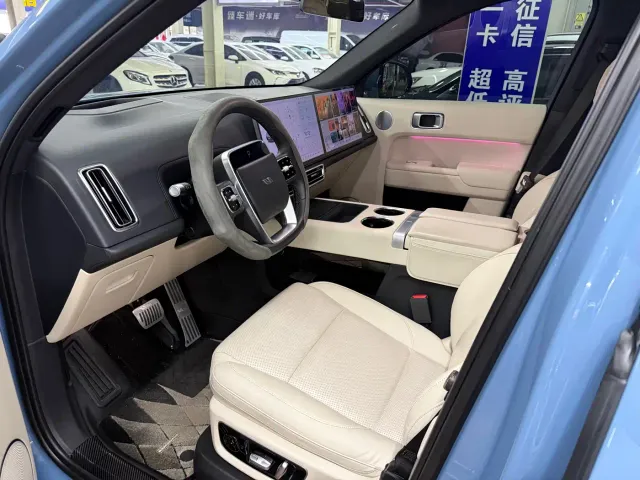 Li Auto L8 — Фото автомобиля 8