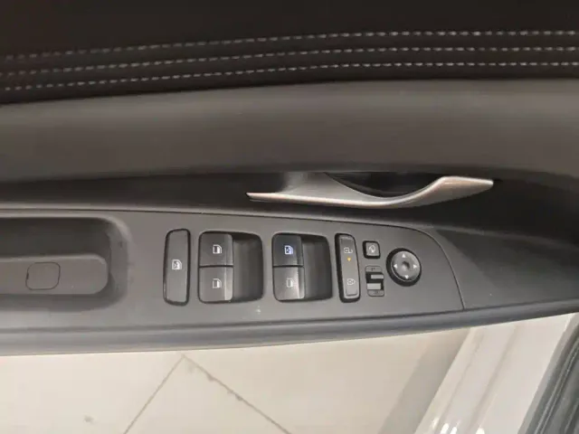 Hyundai Elantra — Фото автомобиля 17