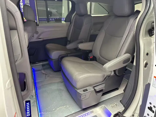 Toyota Granvia — Фото автомобиля 5