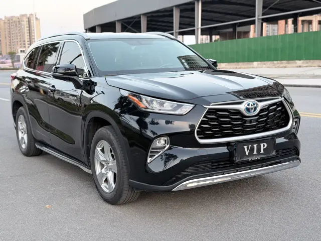 Toyota Highlander — Фото автомобиля 3