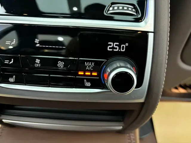 BMW 7 Series — Фото автомобиля 11