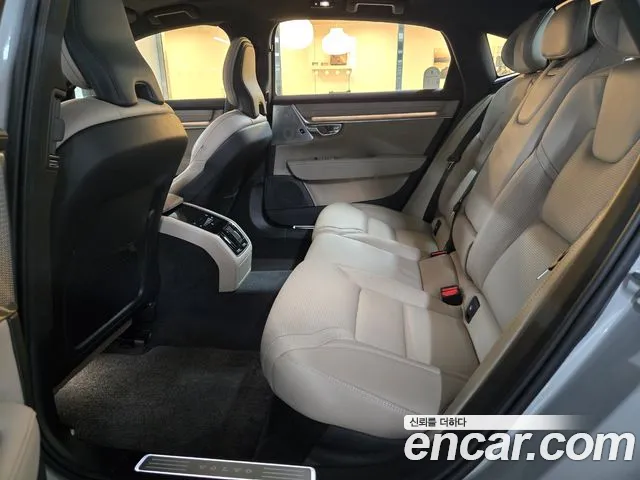 Volvo S90 — Фото автомобиля 9