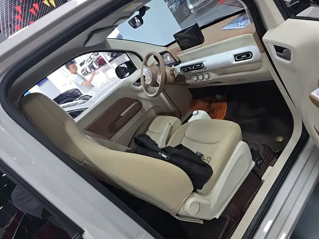 Wuling Motors Hongguang MINIEV 2024 3rd Generation 215km Youth Edition — Фото автомобиля 24