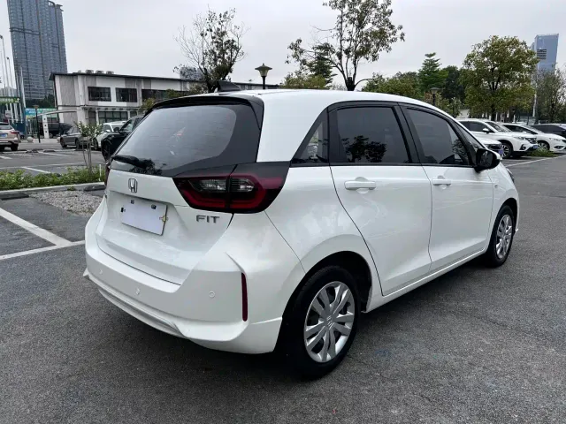 Honda Fit — Фото автомобиля 12