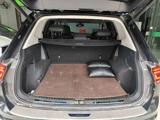 Volkswagen Tiguan L — Фото автомобиля 18