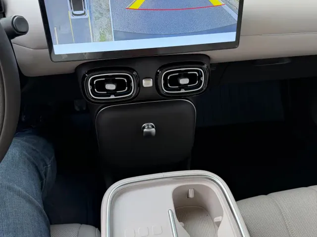 GAC Aion UT — Фото автомобиля 8
