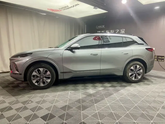 Buick E5 — Фото автомобиля 4
