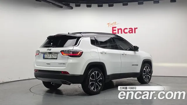 Jeep Compass Compass 2 поколение 2.4 Limited 2WD — Фото автомобиля 2