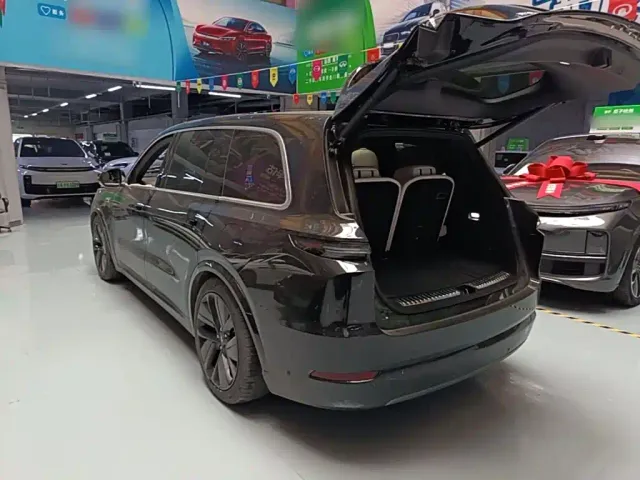 Li Auto L9 — Фото автомобиля 4