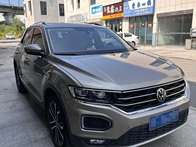 Volkswagen T-Roc — Фото автомобиля 3
