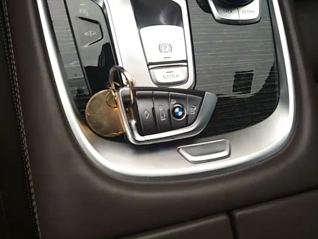 BMW 7 Series — Фото автомобиля 8