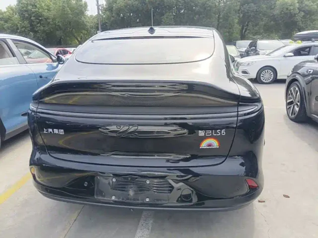 IM Motors LS6 — Фото автомобиля 5