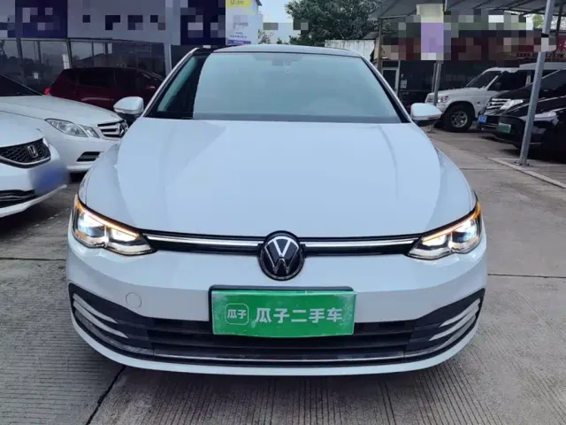 Volkswagen Golf — Фото автомобиля 2