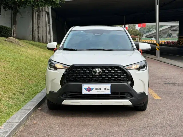 Toyota Corolla Cross — Фото автомобиля 2