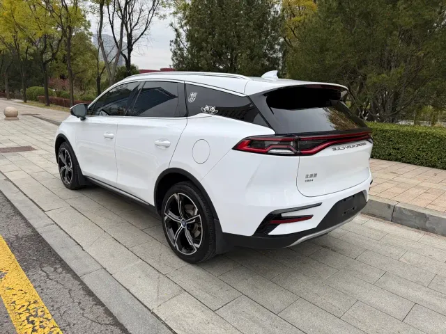 BYD Tang — Фото автомобиля 2