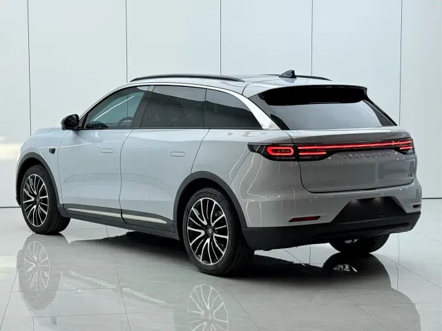 Leapmotor C11 — Фото автомобиля 12