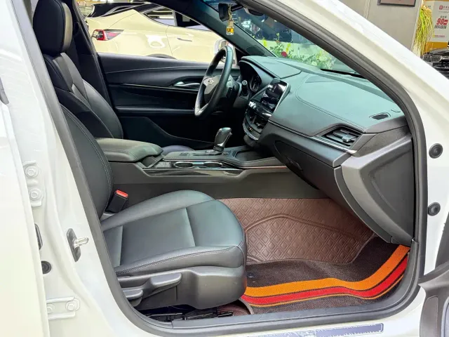 Cadillac CT4 — Фото автомобиля 12