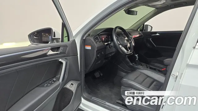 Volkswagen Tiguan — Фото автомобиля 15