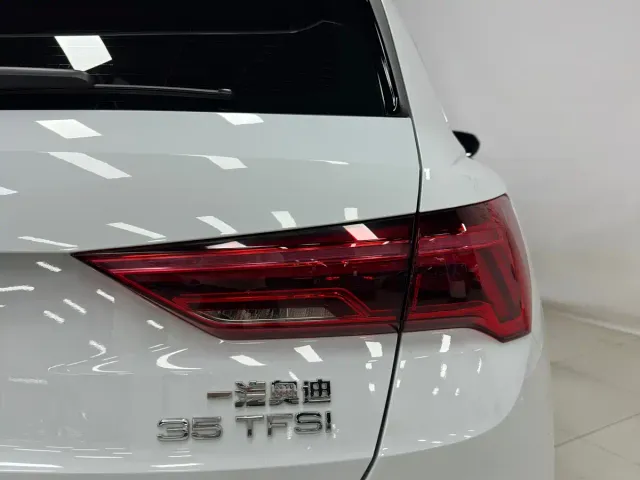 Audi Q3 — Фото автомобиля 9