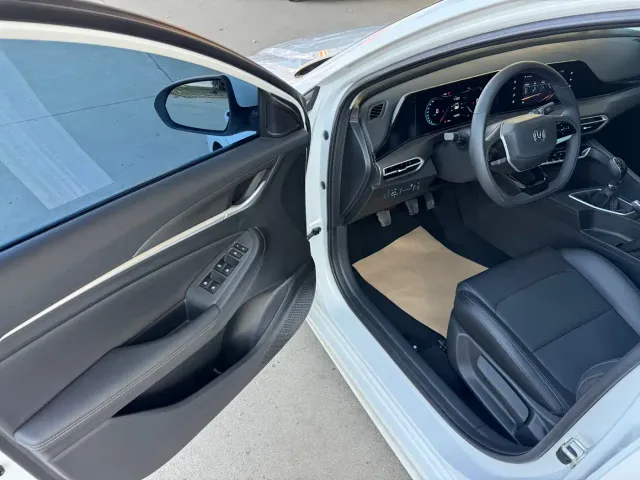 Changan Eado — Фото автомобиля 3