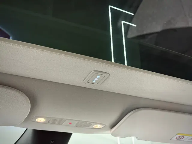 Tesla Model Y — Фото автомобиля 17