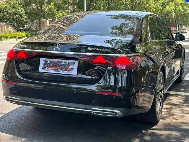 Mercedes-Benz E-Class — Фото автомобиля 11