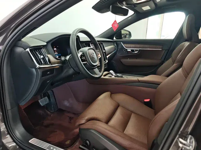Volvo S90 — Фото автомобиля 7