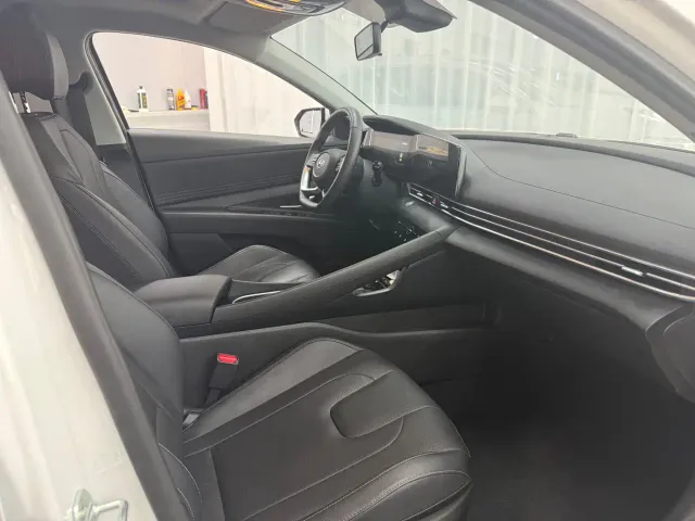 Hyundai Elantra — Фото автомобиля 6