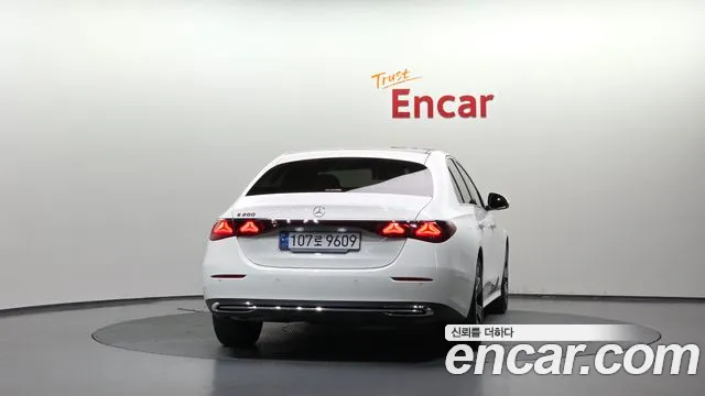 Mercedes-Benz E-Class W214 — Фото автомобиля 4