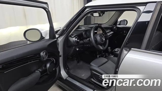 Mini Cooper Cooper 5 дверей Classic — Фото автомобиля 10