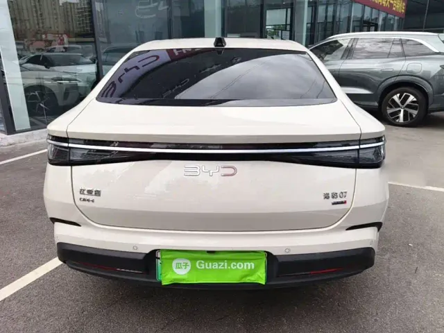 BYD Seal 07 DM-i — Фото автомобиля 5