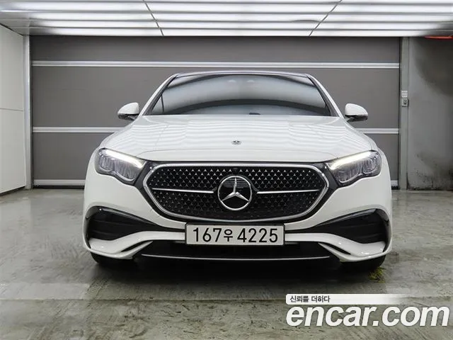 Mercedes-Benz E-Class — Фото автомобиля 2