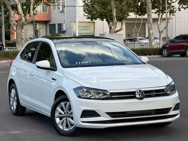 Volkswagen Polo — Фото автомобиля 3