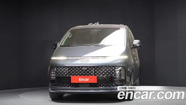 Hyundai Staria Staria 4WD Lounge 9 мест — Фото автомобиля 3
