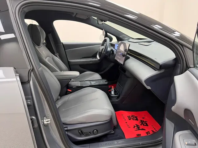 Lynk & Co Z20 — Фото автомобиля 30