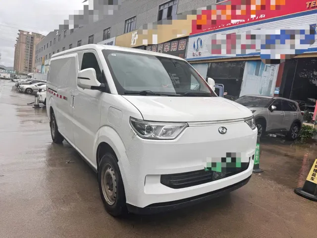 Ruichi New Energy EC75 — Фото автомобиля 3