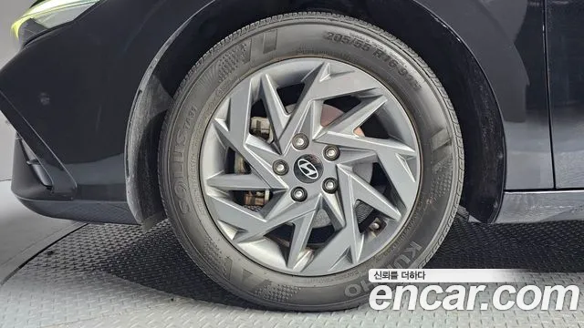 Hyundai Avante CN7 — Фото автомобиля 5