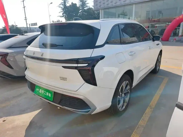 Hongqi HS3 PHEV — Фото автомобиля 6