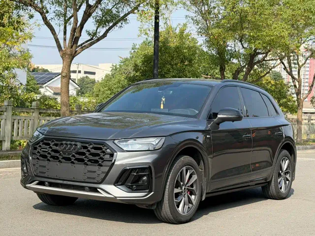 Фотография автомобиля — Audi Q5L