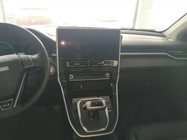 Haval M6 — Фото автомобиля 12